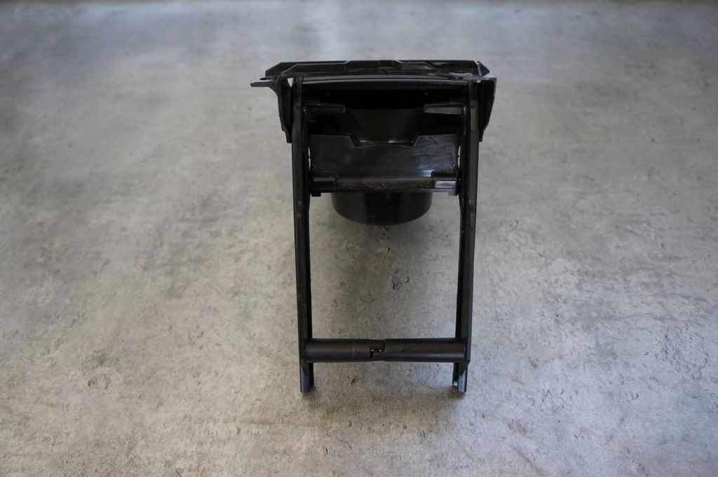 фото №10, Кронштейн na чашки шторка тунель бардачок volvo v40 ii