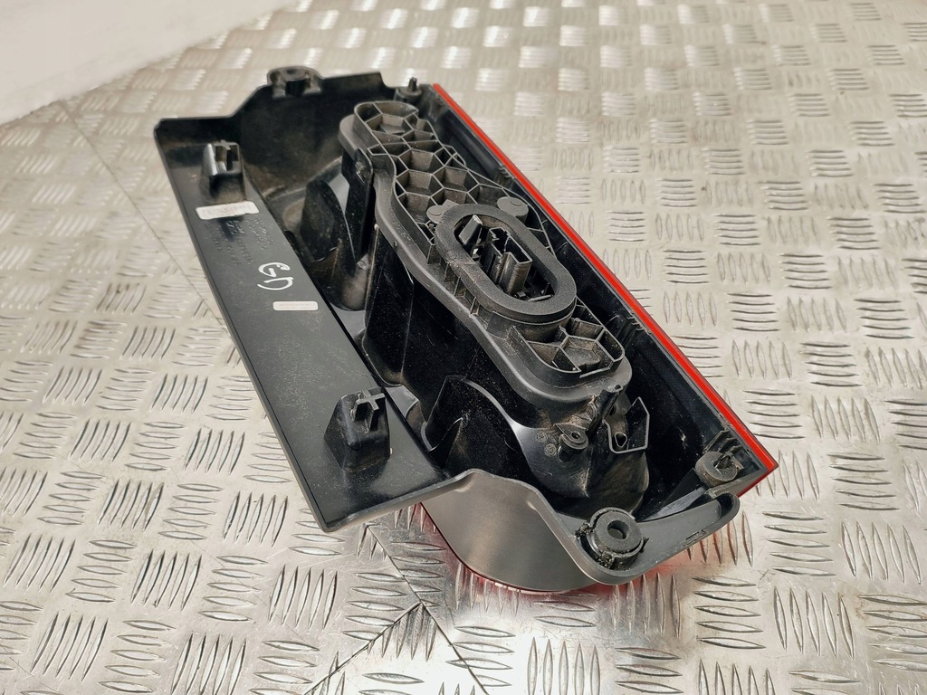 фото №9, Peugeot expert 2018 правая сторона лампа задняя