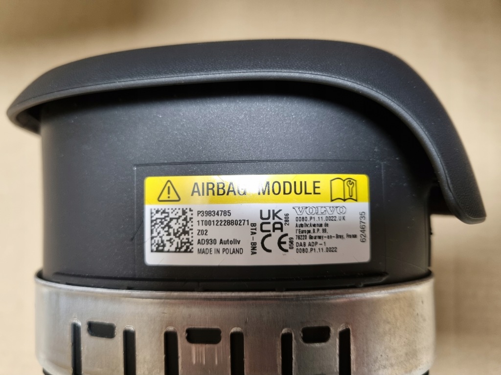 Volvo xc60 2 приборная панель кожа панель  оригинал подушка безопасности водитель пассажир коленный Цена