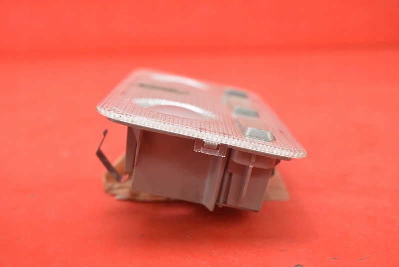 фото №4, Лампа освещение салона перед toyota yaris iii