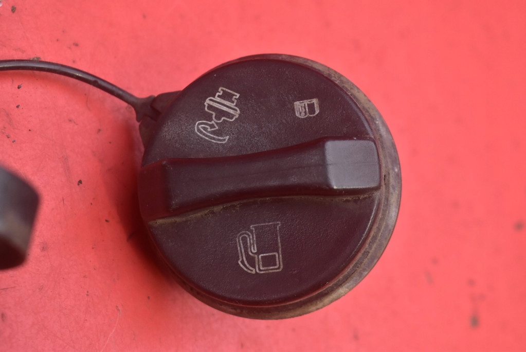 фото №15, Крышка заливной топлива серая chevrolet hhr 1 i 05-11