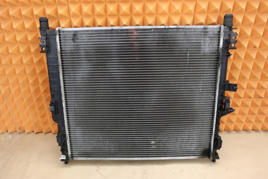 Купити Mercedes ml w163 рестайлінг  радіатор води 5.0 v8