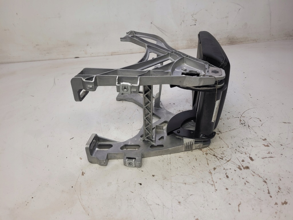 фото №8, Подлокотник перед audi a4 b9 8w0864283a кожа