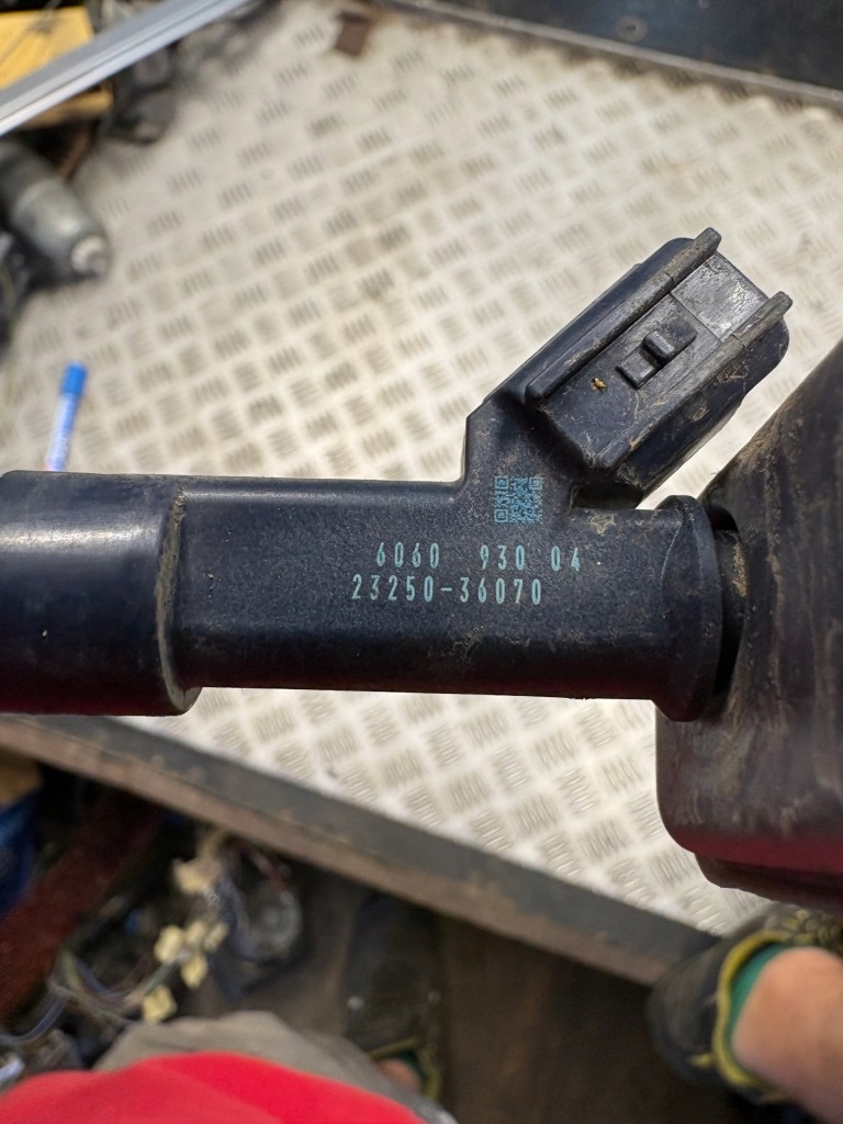 фото №8, Lexus nx 2.5 гібрид форсунки комплект молдинг форсунок 23250-36070