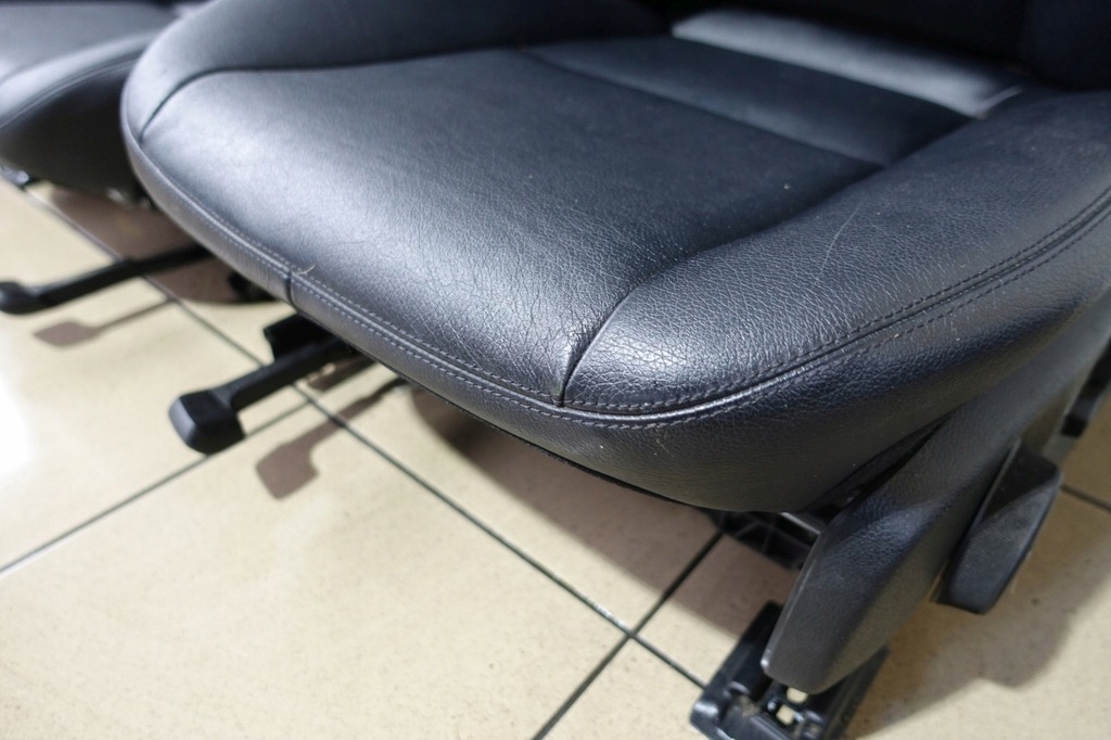 фото №9, Mercedes w204 сиденья обивка сиденье кожа c-klasa sedan