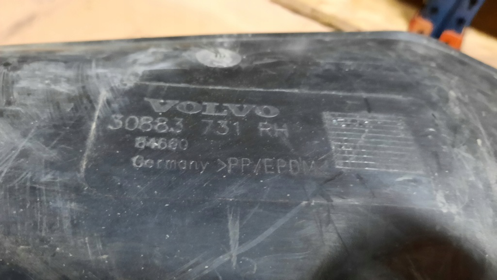 фото №4, Подкрылок правый задняя volvo v40