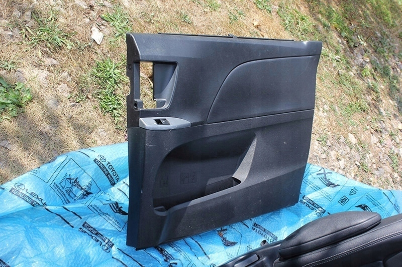 фото №10, Toyota sienna 2016 сиденья комплект кожа czarna igł