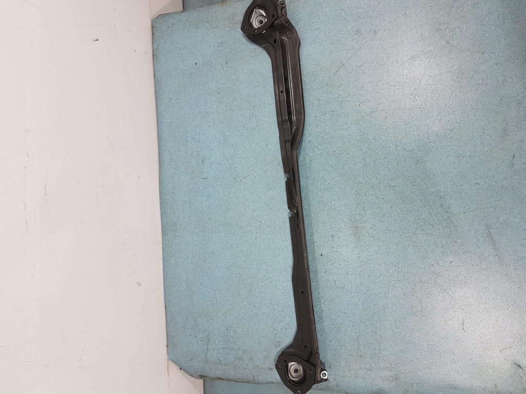 фото №5, Ford focus mk3 распорка чашка