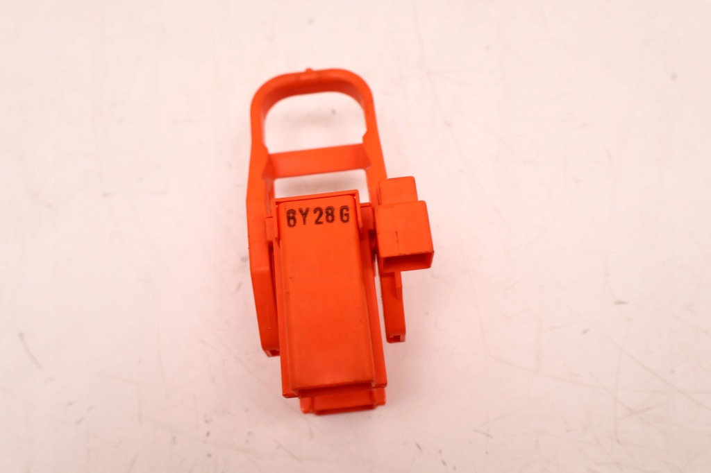 Toyota rav4 iv запобіжник акумулятора Зі Шроту