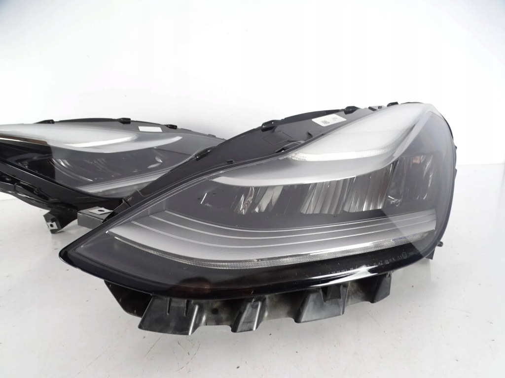 Фара перед передняя левая tesla 3 full led Доставка