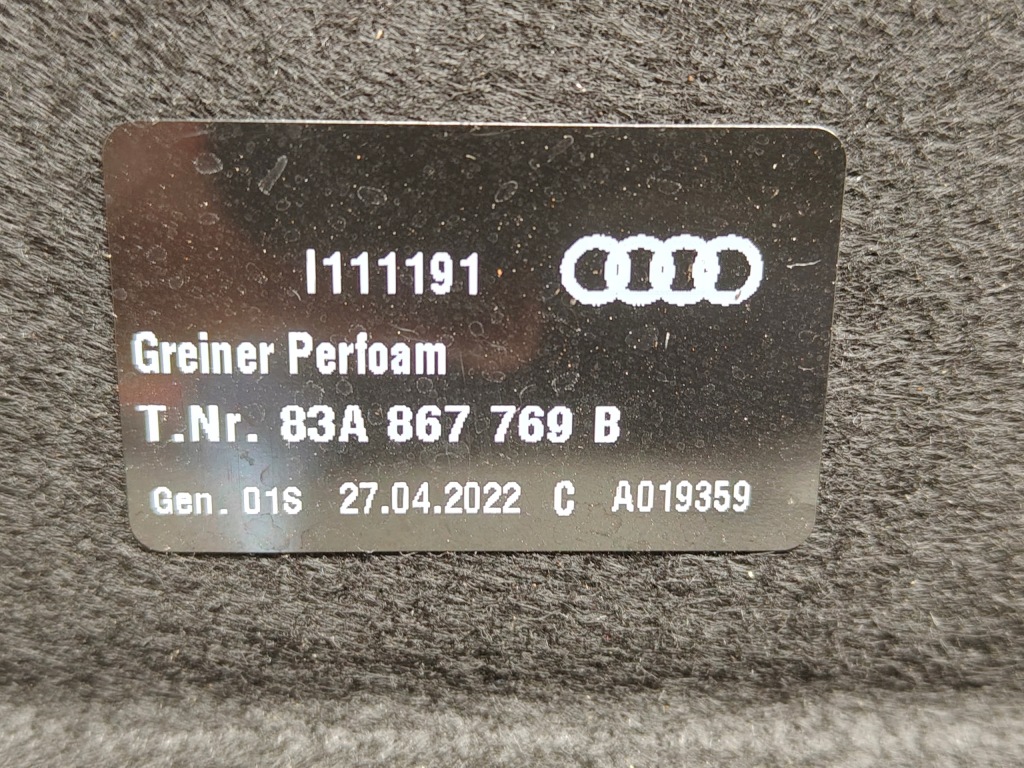 Audi q3 2 83a полка задняя багажника оригинал 2018- Недорого