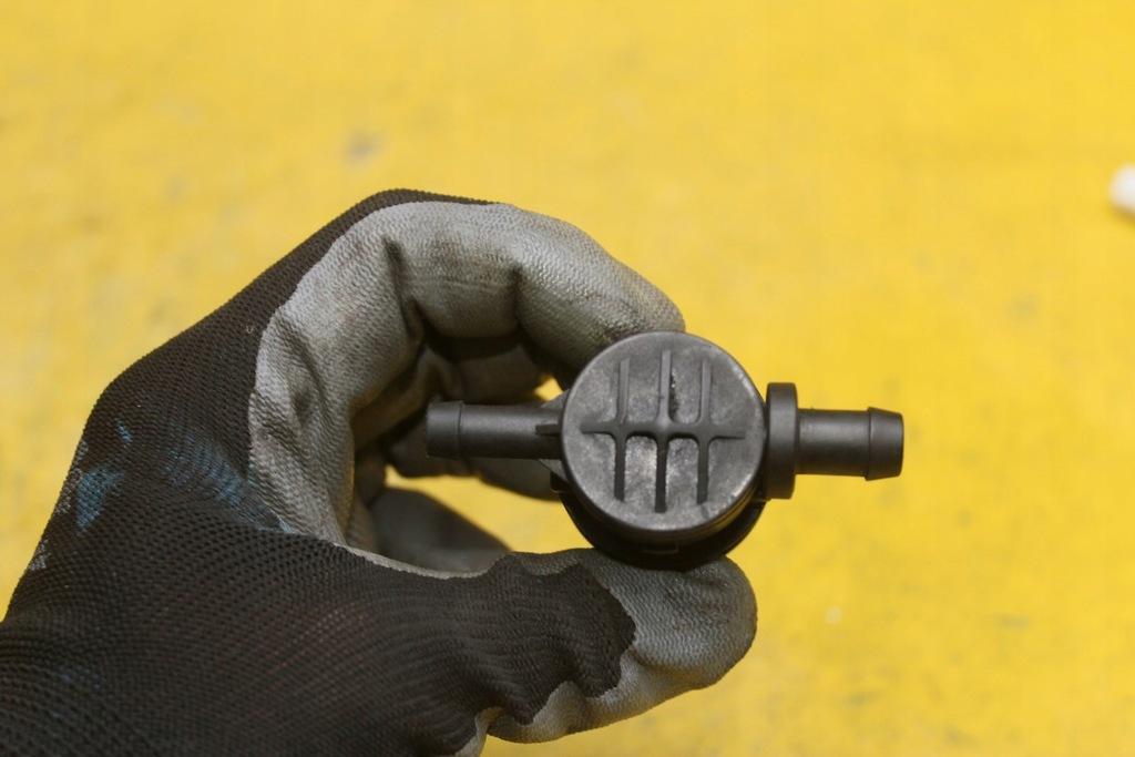 фото №4, Клапан вакуумa 0004701593 w211 fl 2.2 cdi