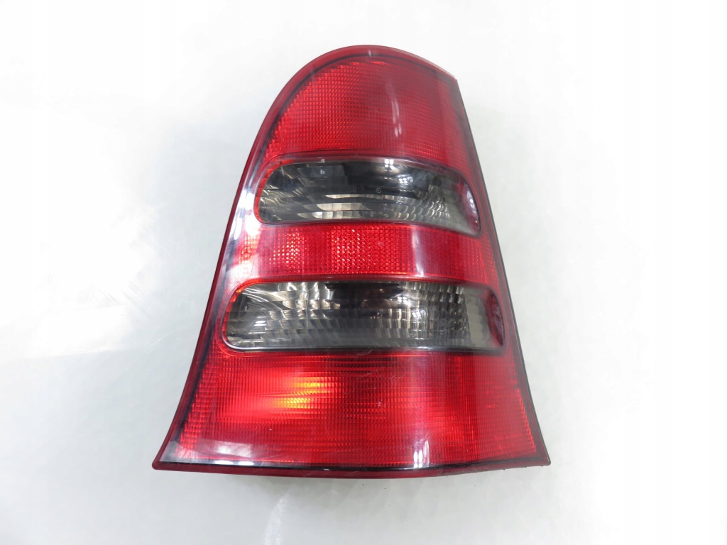 Купити Лампа права задня mercedes-benz w168 a1688208064r