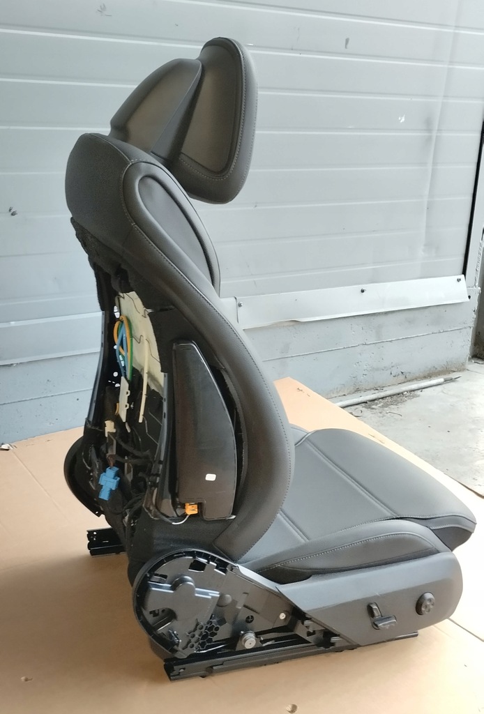 фото №4, Сиденье пассажира правый перед mercedes c klasa w206 кожа