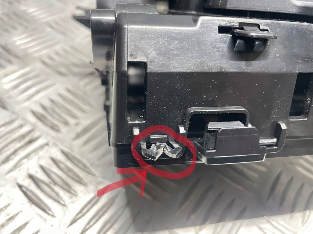 фото №7, Bmw оригінальний номер 5a55205 4' g22 g26 бардачок центральної консолі перед карбон