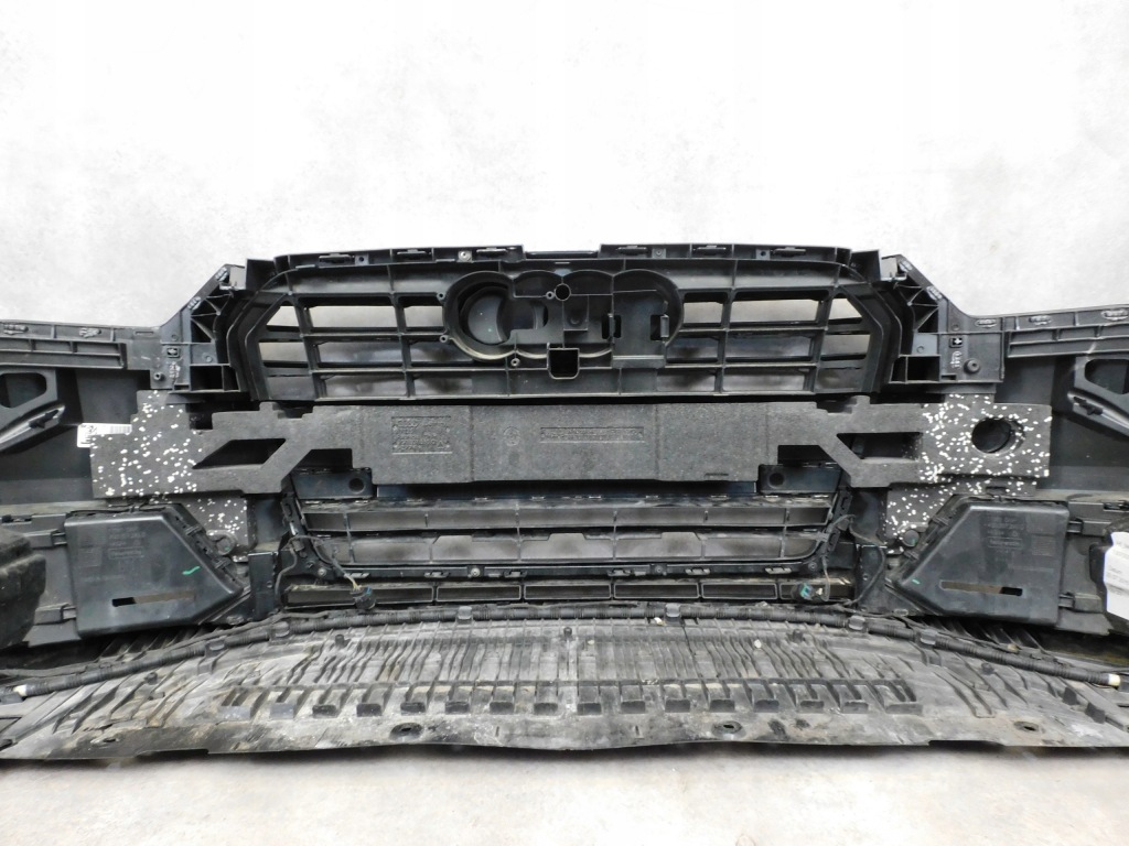 Audi a6 c7 4g рестайлінг  бампер перед передній комплектний  zwykłay чорний 6xpdc Доставка