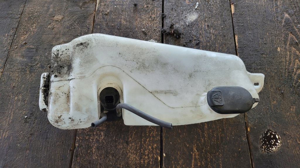 фото №1, Sandero i бачок sprywkiaczy 8200210002