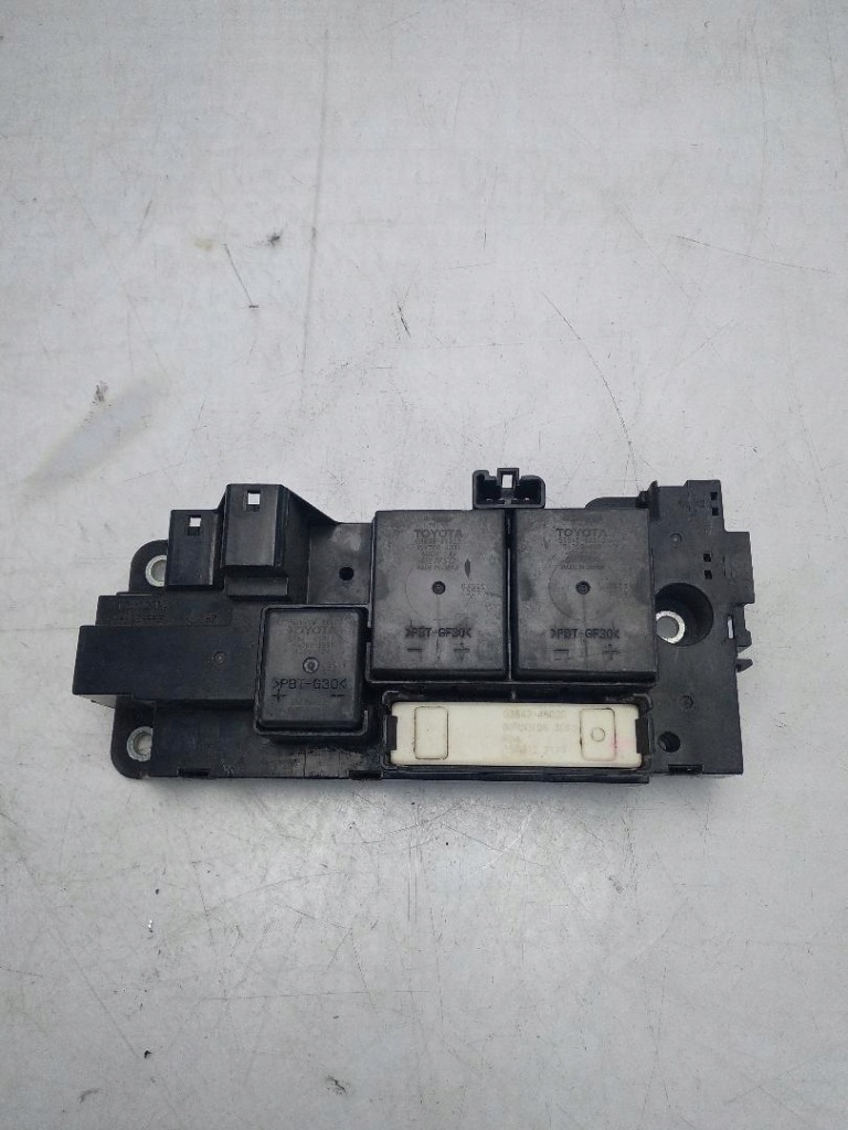 фото №1, Блок керування акумулятора модуль реле toyota prius g92z1–33011