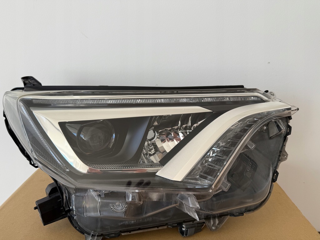 фото №1, Лампа перед правая toyota rav 4