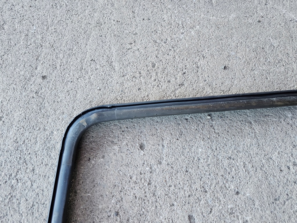 Peugeot rifter 21r прокладка стекло дверь раздвижных правая задняя 9818017380 Цена