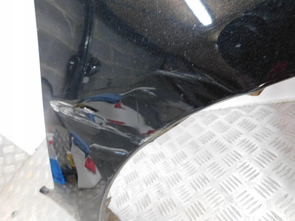 Крило перед передній правий suzuki splash Зі Шроту