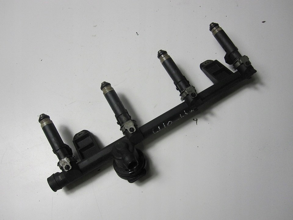 фото №4, Молдинг впрыскная renault clio ii 1.4