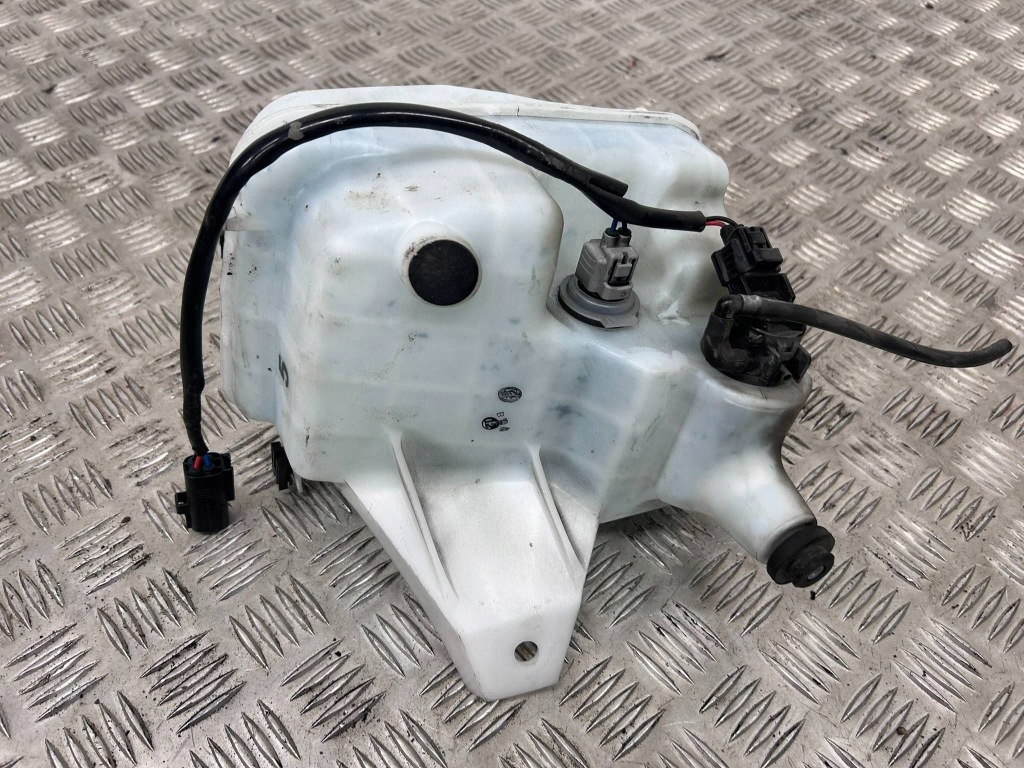 Бачок омывателя фары toyota mirai 060851548 Недорого