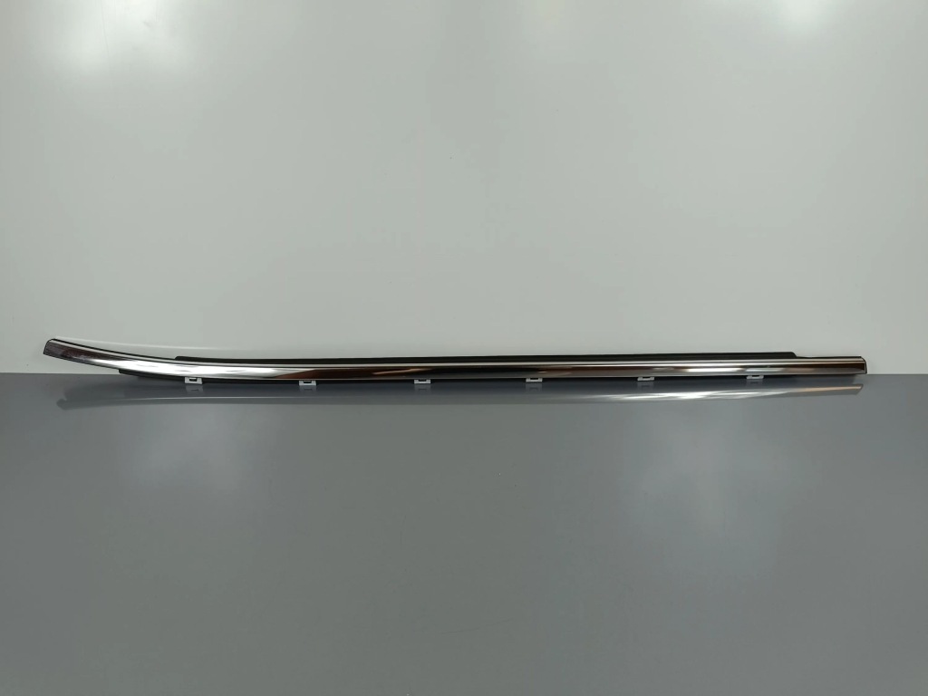 Купити 2022 ssangyong rexton молдинг скло задній