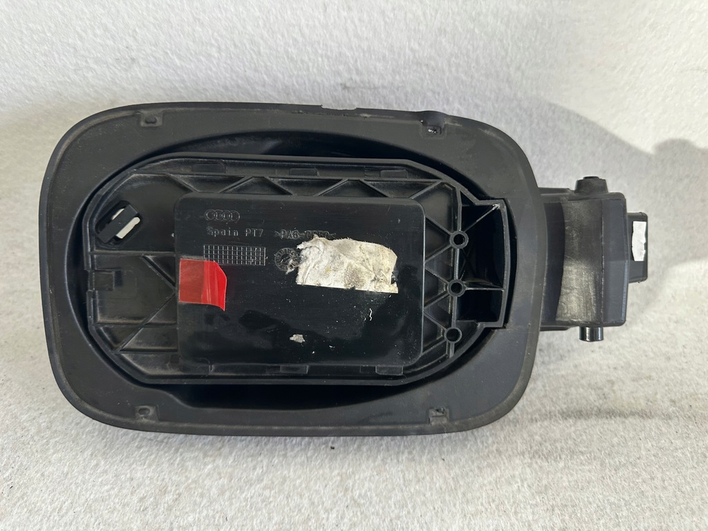 фото №1, Audi q3 8u крышка заливной топлива заливная горловина 8u0809906c