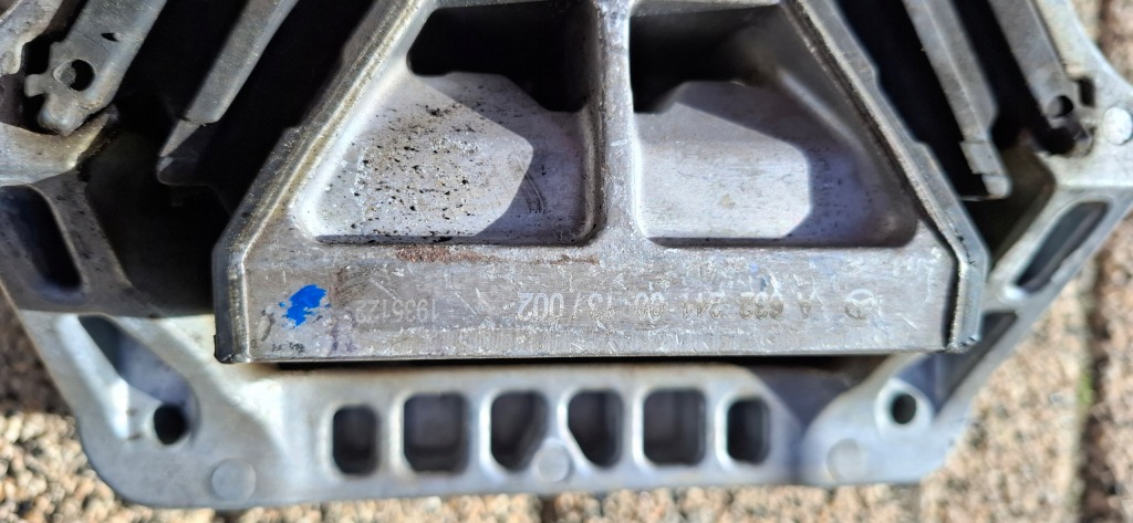 Mercedes integro intouro setra 400 подушка подшипник двигателя a6322410013 Киев