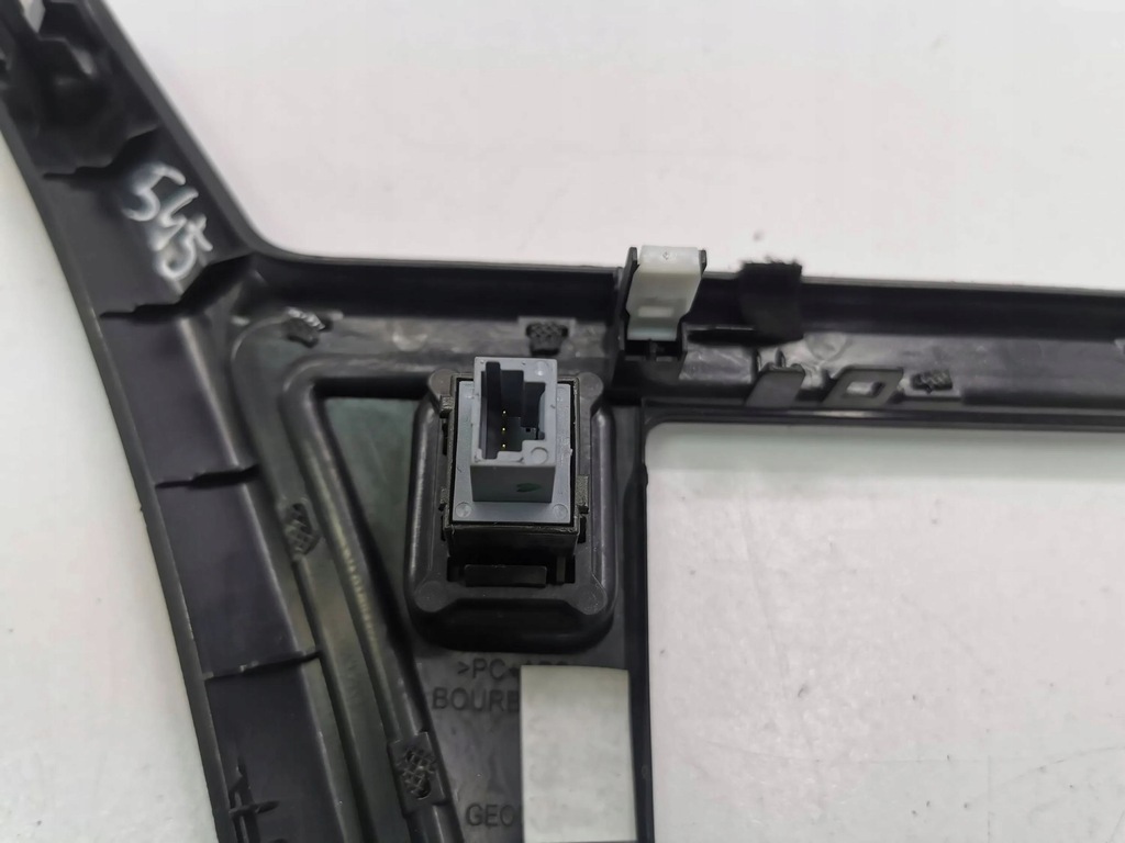 фото №9, Toyota auris e180 2015 консоль середня / радіо / gps