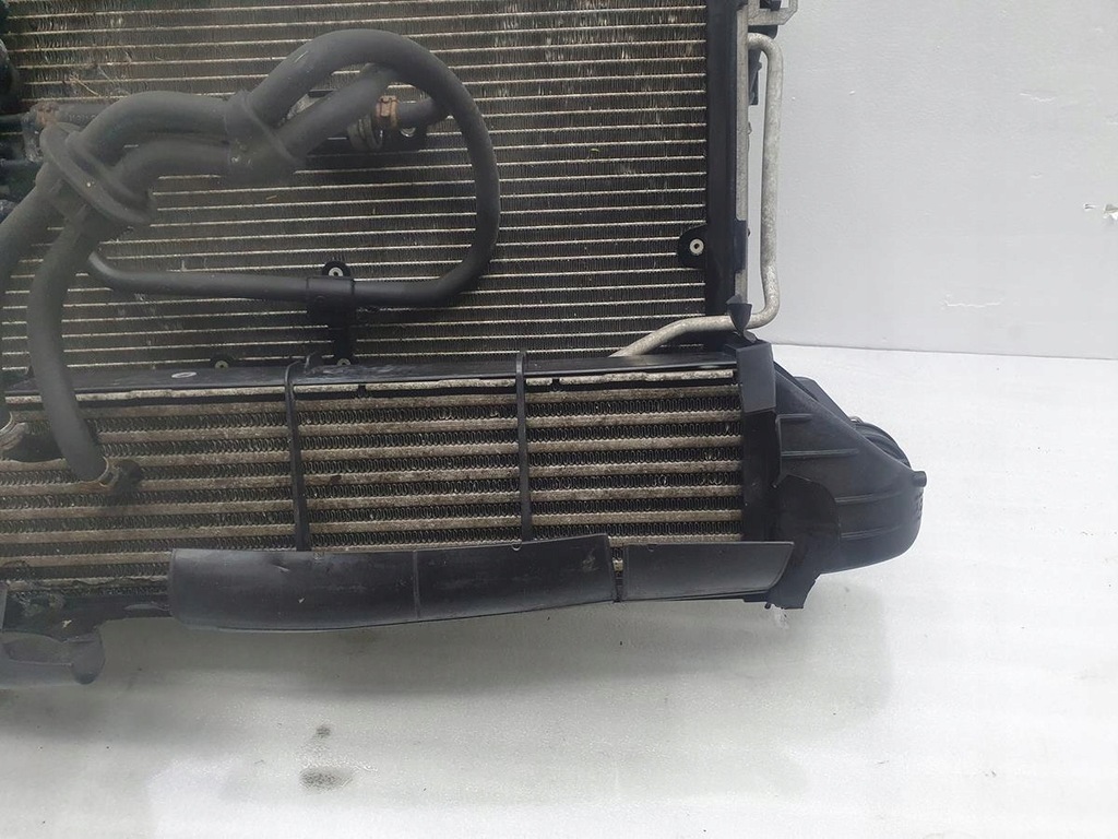 фото №10, Pas передній радіатор mercedes w203 a2035000293kz