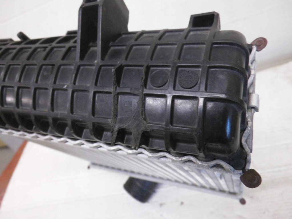 Интеркулер радиатор воздуха porsche cayenne 9y 4m0145804 br Недорого