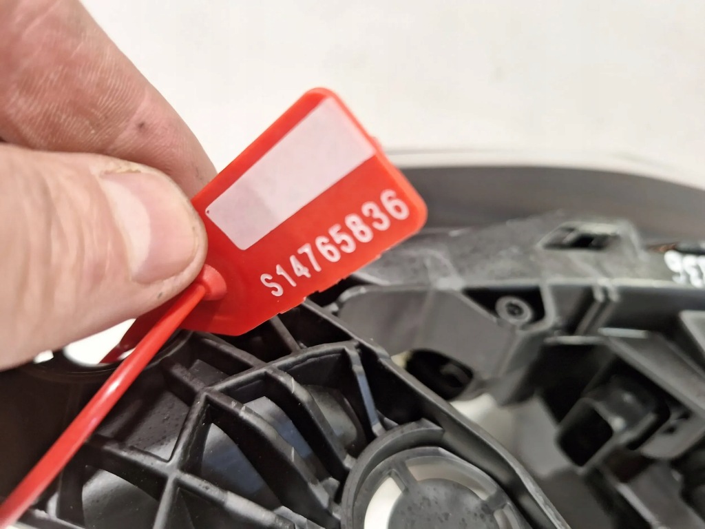 Фара перед левая новая valeo full led 225062507 peugeot 208 2 2008 2 19- Цена