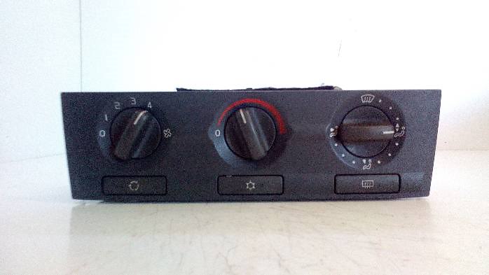 фото №7, Панель обдув i кондиціонера volvo v40 2000r.