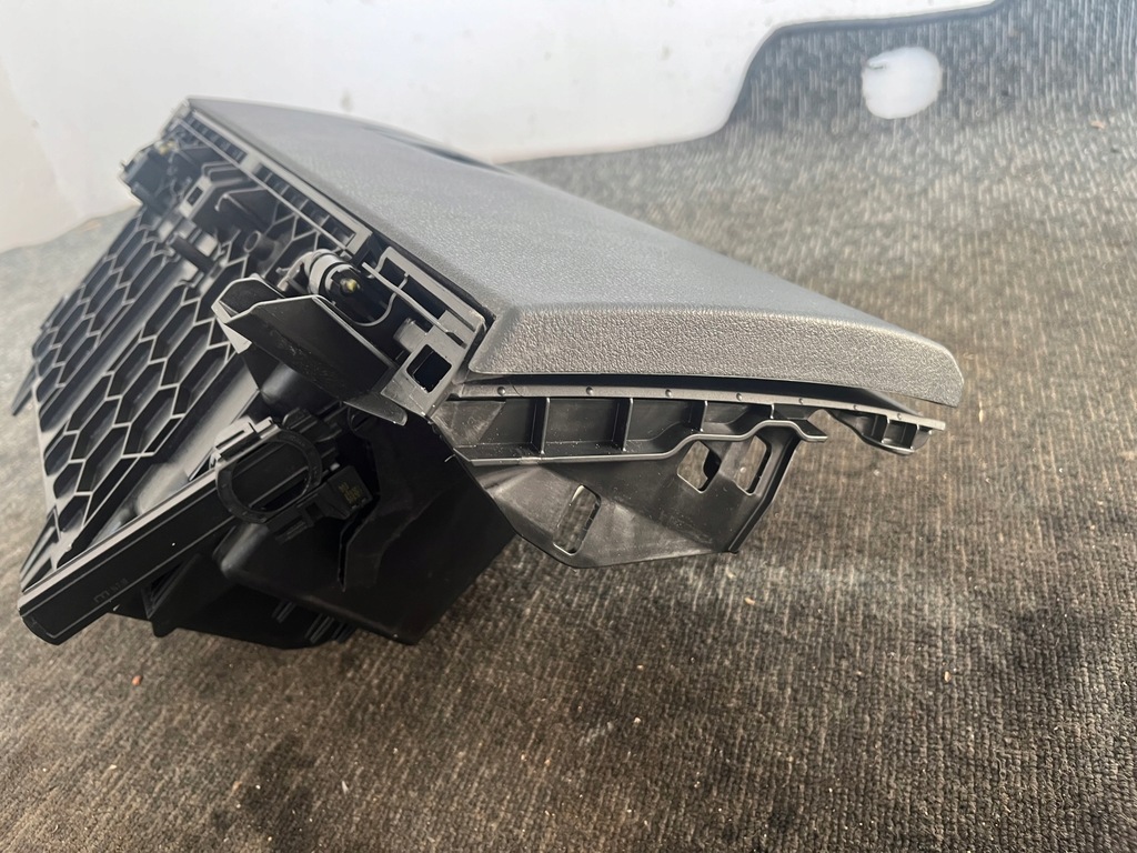 фото №10, Bmw x1 f48 lci lift 19r 2.0 d бардачок пасажира перед правий передній оригінал