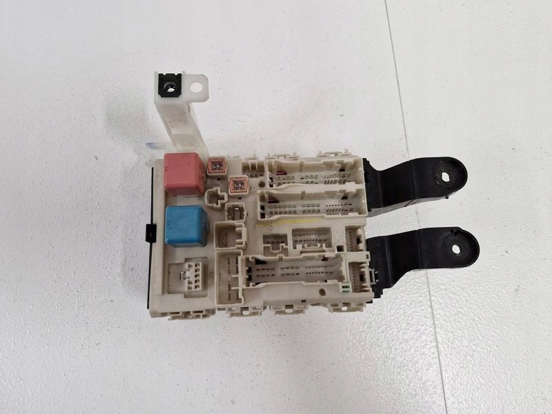 фото №1, Toyota matrix 2 ii e140 1.8 b модуль управляющий коробка предохранителей