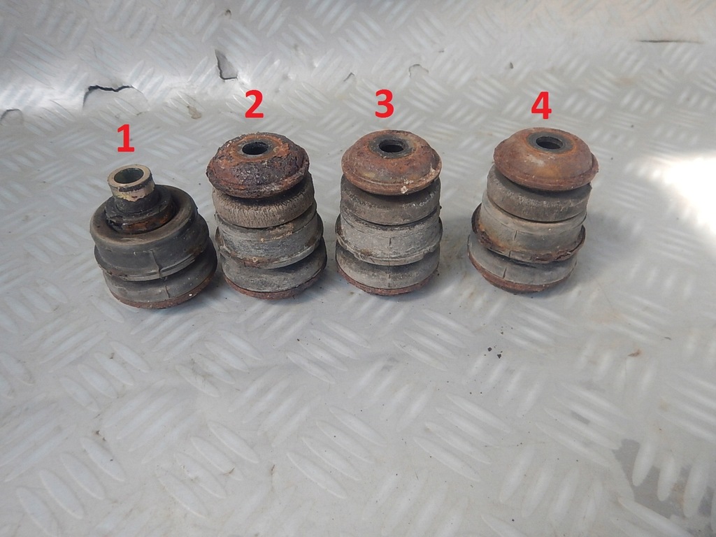 фото №1, Nissan titan armada 04- подушка рамы