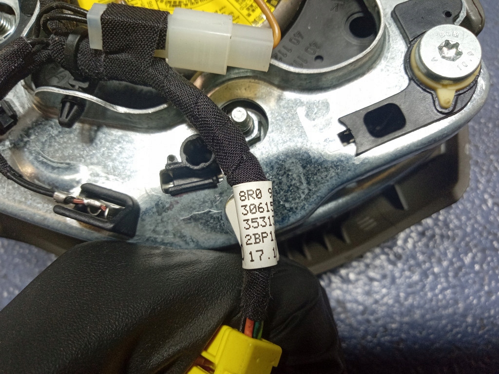 фото №6, Audi q5 i 8r подушка безопасности подушка водителя 8r0880201a