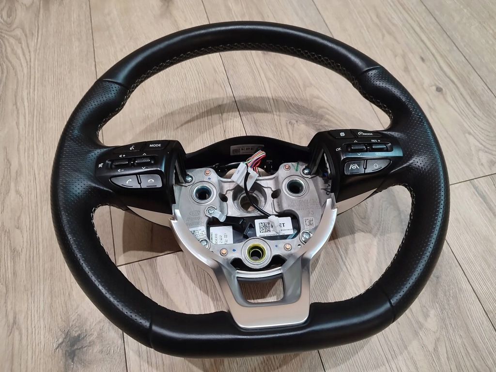 фото №13, Воздуховод кожаный подогрев мультифункция kia stonic lift 23r