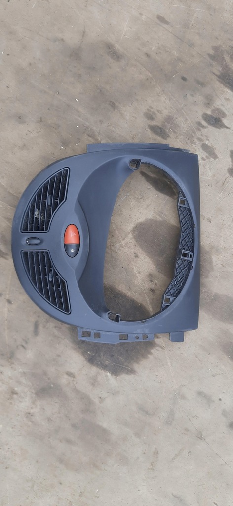 фото №1, Решётка обдув средняя рамка renault twingo ii 8200536606