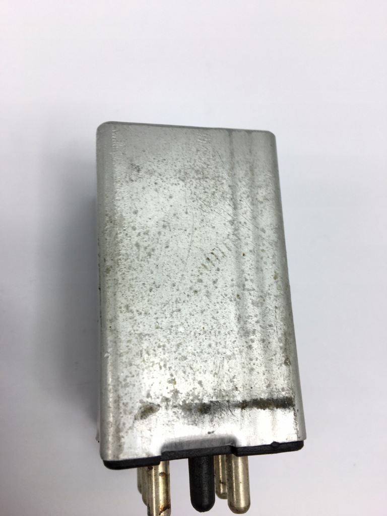 Реле модуль оригінал mercedes w126 1268201210 Зі Шроту