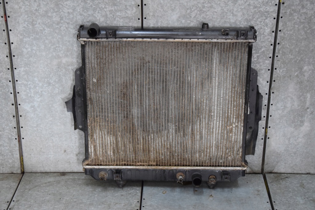 Jeep grand cherokee wj 2.7 crd радіатор води 52079971aa в Україні