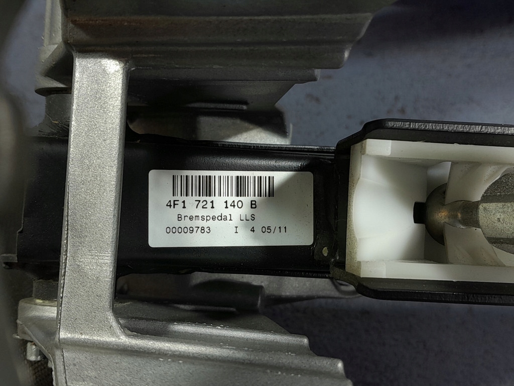 фото №8, Audi a6 c6 основание педаль сцепления, тормоза основание педали 4f1721316