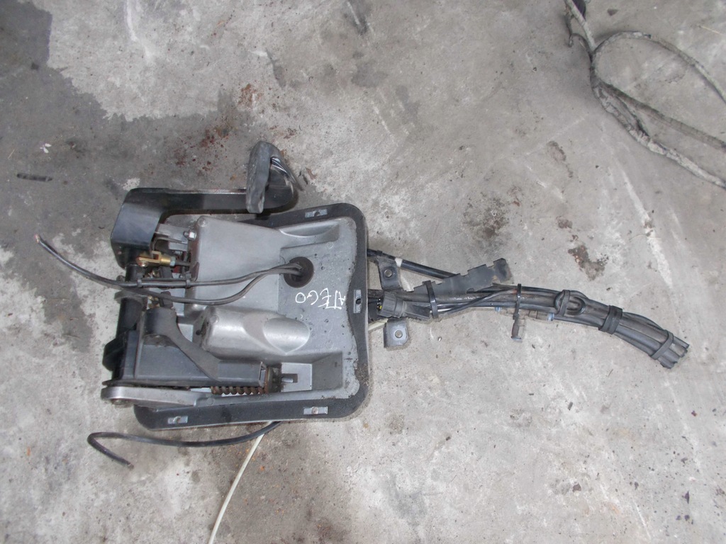 фото №1, Клапан тормоза a0044314105 mercedes atego actros