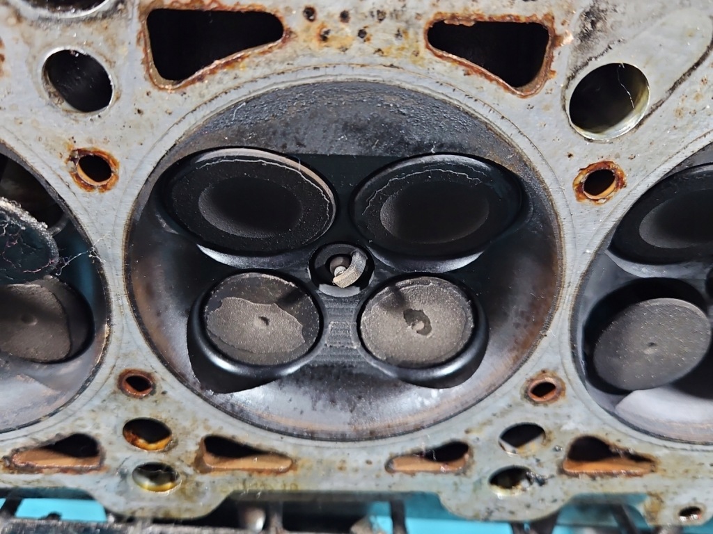 фото №14, Головка audi a8 d2 077103373ae 4.2 v8 299km abz