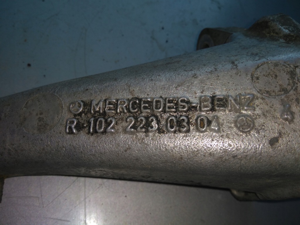 Mercedes w123 кронштейн двигателя r1022230304 в Украине