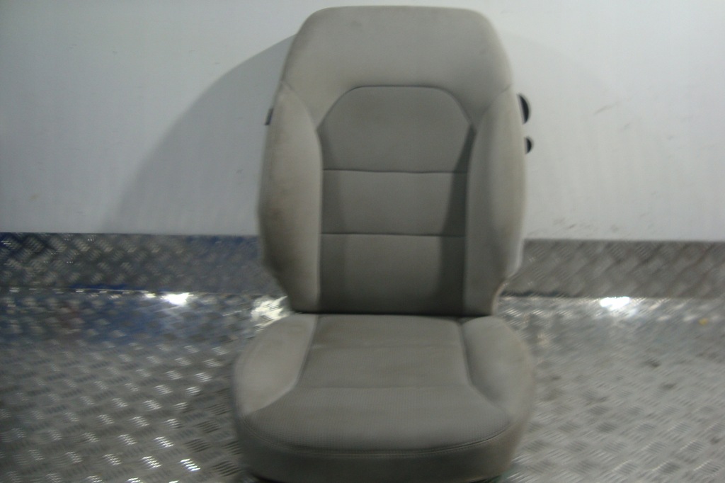 фото №1, Сидіння обшивка правий перед mercedes w246 b-klasa 11-18