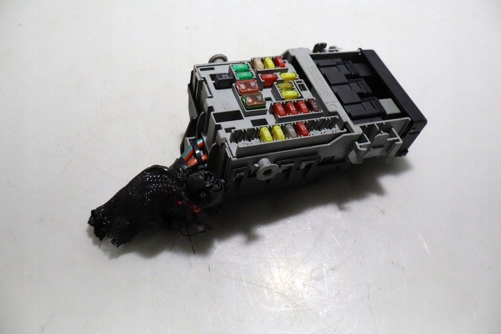 фото №1, Коробка предохранителей opel insignia a 2.0cdti