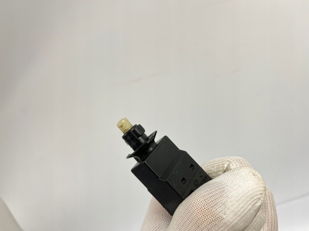 Датчик стоп-сигнал выключатель кнопка света стоп mercedes w124 w201 0015450109 Цена